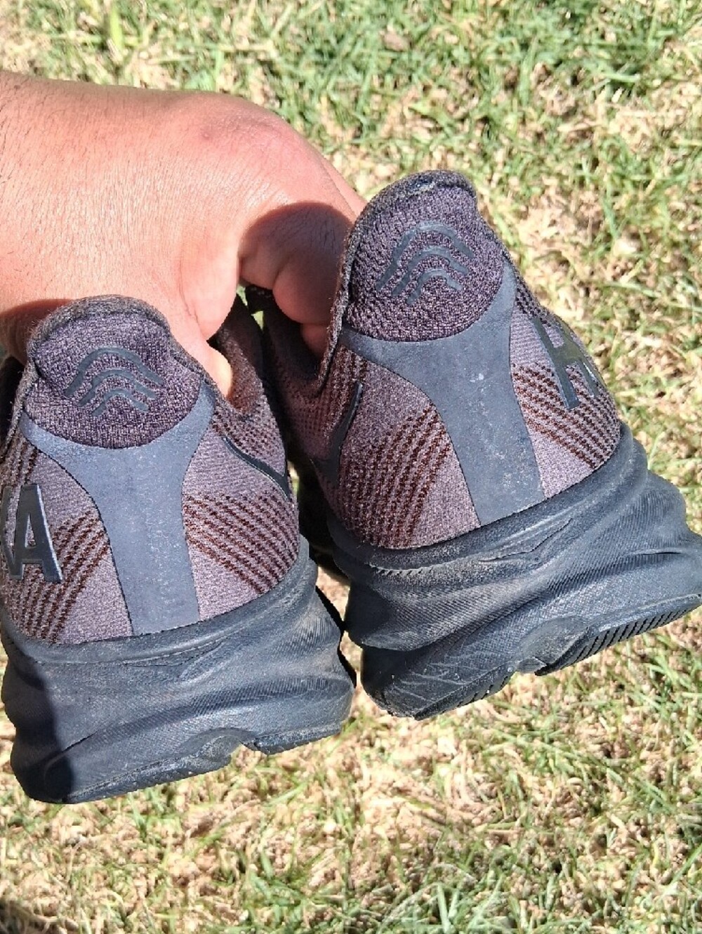 Hoka Clifton 9 Men's Black/Grey Athletic Running Shoes - Picture 11 of 13
